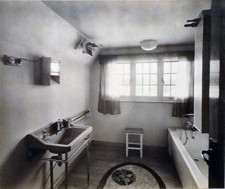 Photograph bathroom